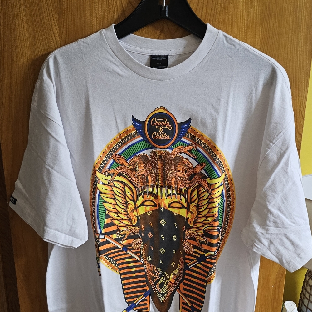 Crooks and castles xl tshirt